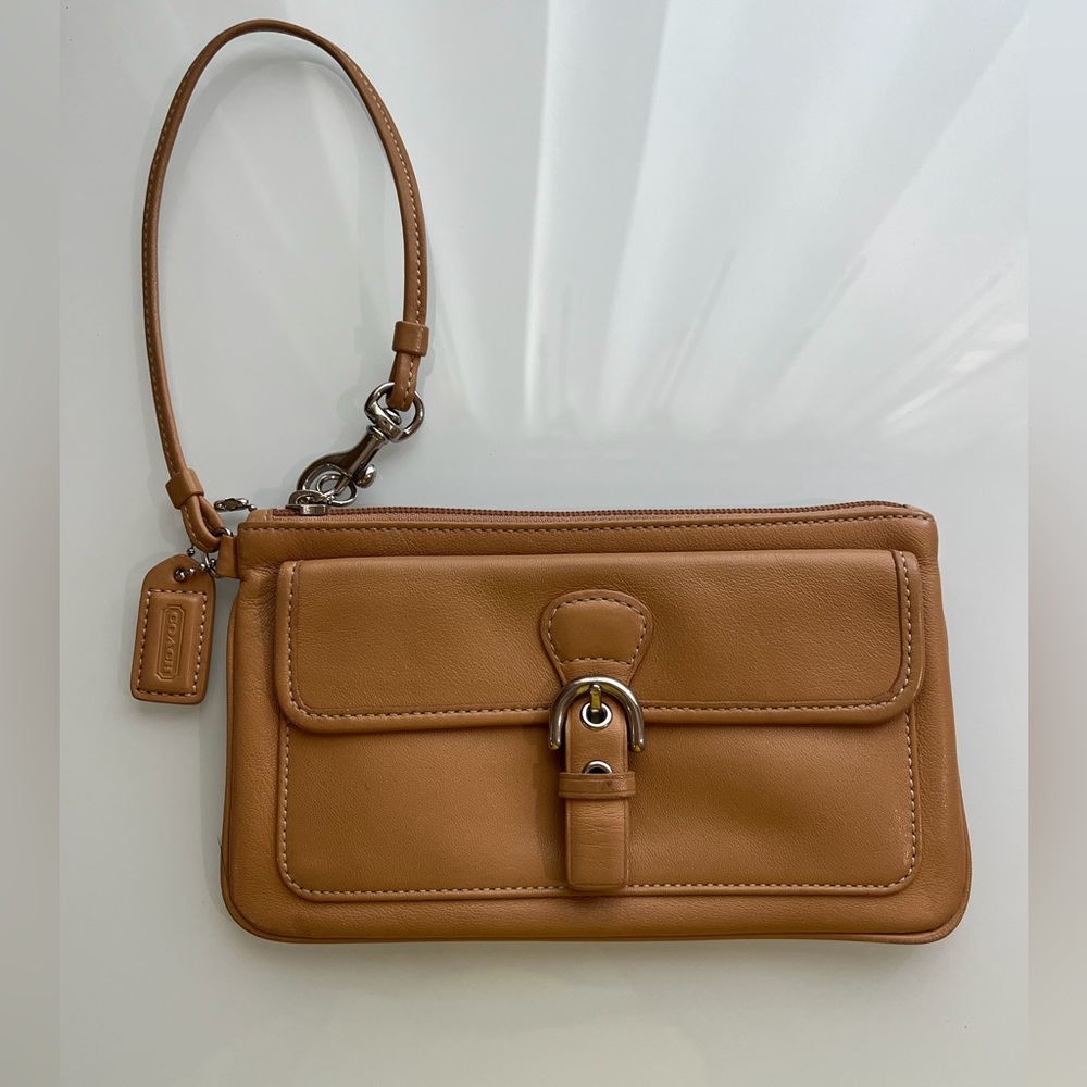 COACH LEATHER WRISTLET